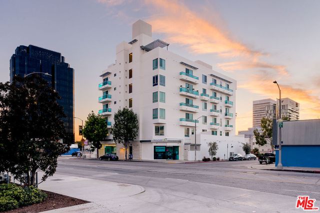 637 S Fairfax Avenue 202, Los Angeles, CA 90036