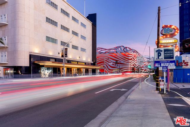 637 S Fairfax Avenue 202, Los Angeles, CA 90036