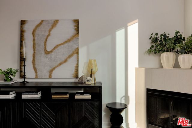 637 S Fairfax Avenue 202, Los Angeles, CA 90036