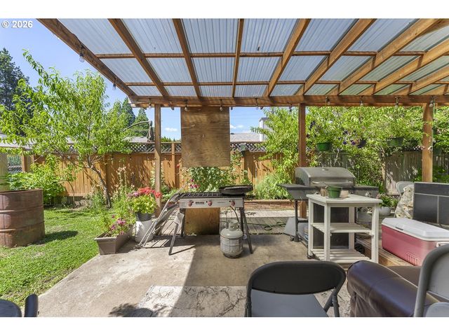 1814 REDWOOD Ct, Forest Grove, OR 97116