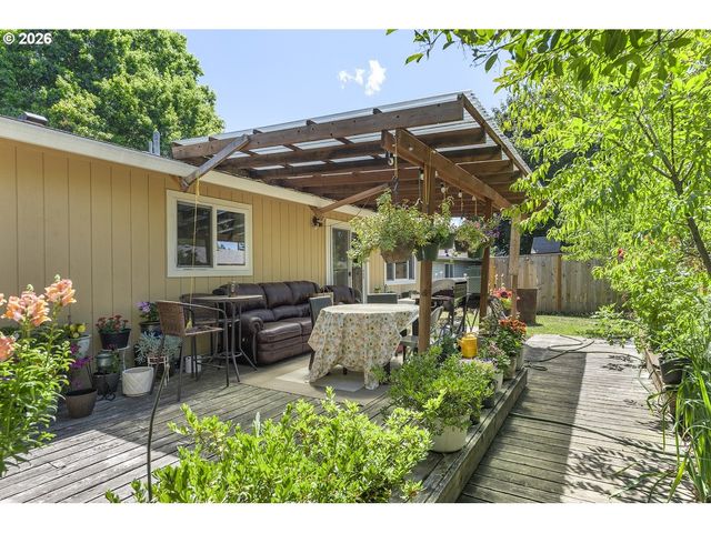 1814 REDWOOD Ct, Forest Grove, OR 97116