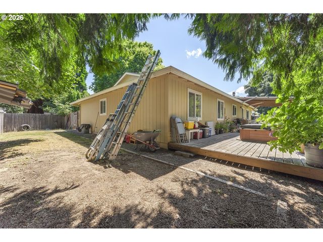 1814 REDWOOD Ct, Forest Grove, OR 97116