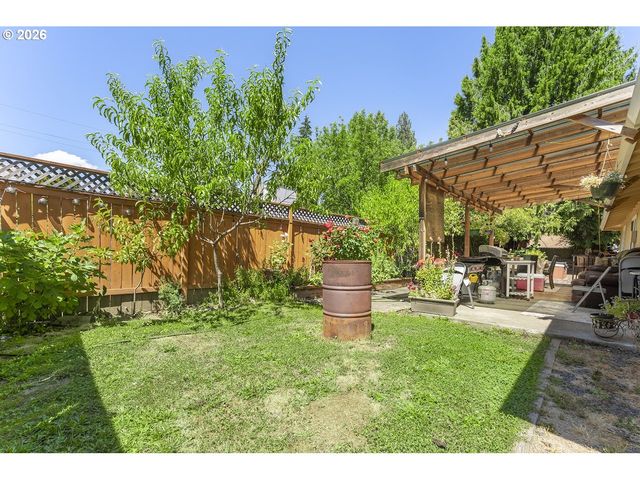 1814 REDWOOD Ct, Forest Grove, OR 97116