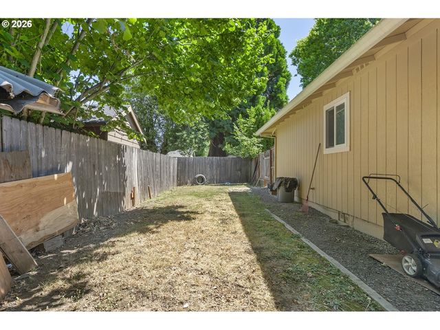 1814 REDWOOD Ct, Forest Grove, OR 97116