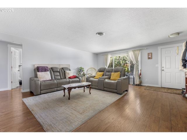 1814 REDWOOD Ct, Forest Grove, OR 97116