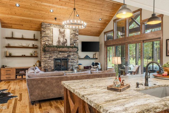 56413 Fireglass Loop 194, Bend, OR 97707