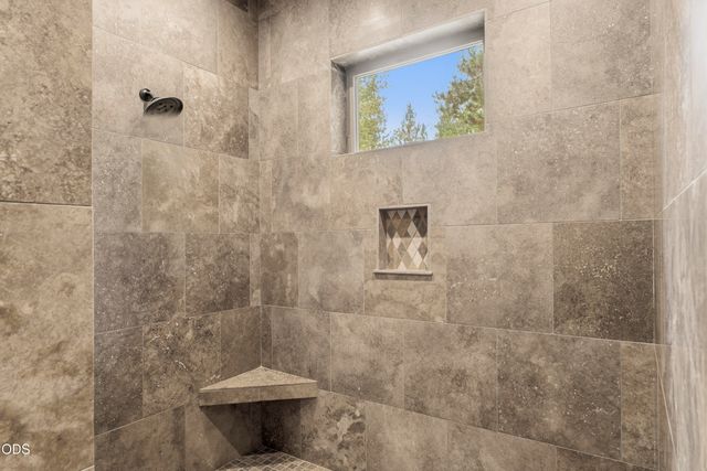 56413 Fireglass Loop 194, Bend, OR 97707