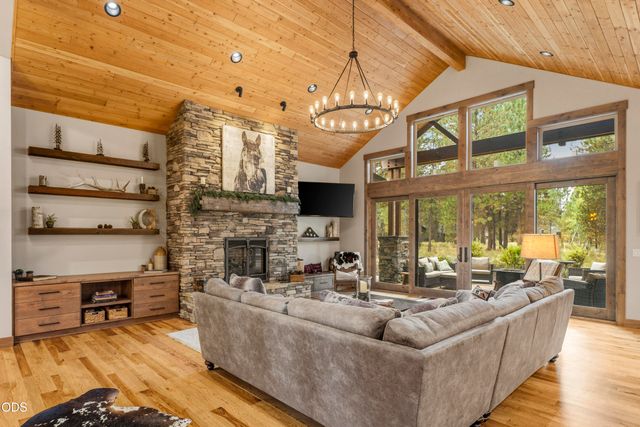 56413 Fireglass Loop 194, Bend, OR 97707