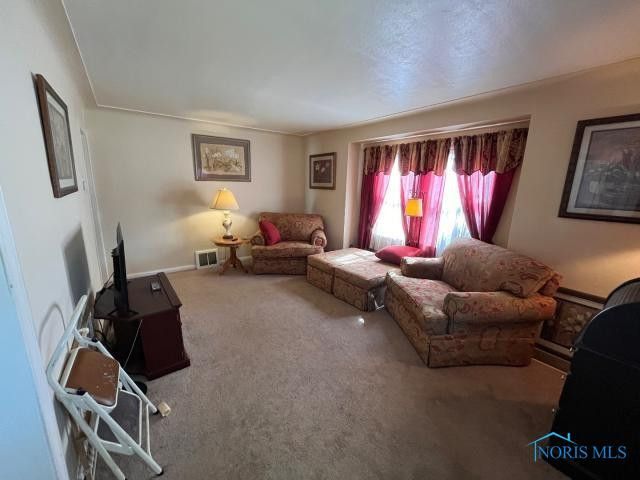 4669 S Detroit Avenue, Toledo, OH 43614