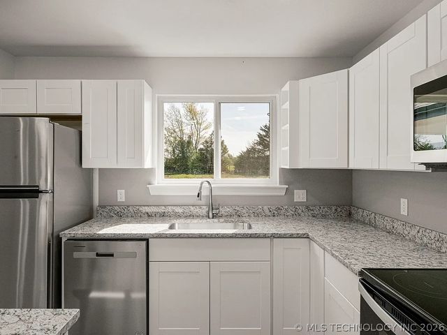 1125 N 4345 Road, Pryor, OK 74361