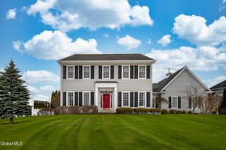 241 Mohawk Trail, Niskayuna, NY 12309