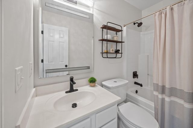 1204 Raptor Drive, Hanahan, SC 29410