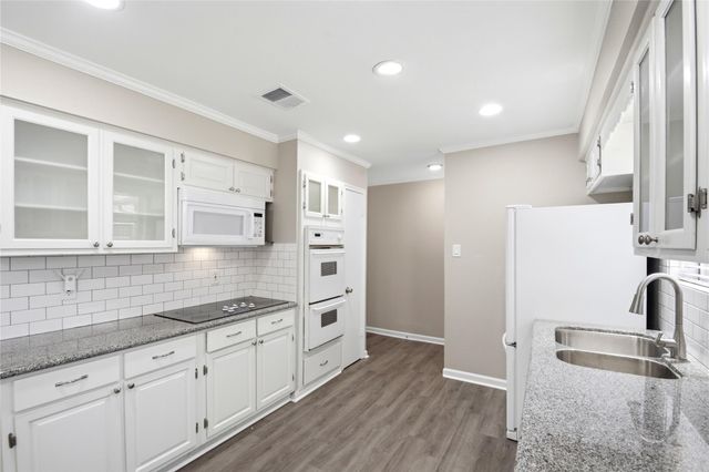 6215 Autumn Arbor Drive, Houston, TX 77092
