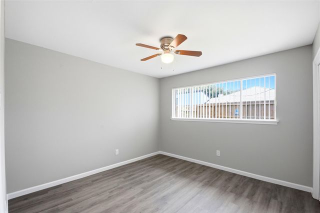 6215 Autumn Arbor Drive, Houston, TX 77092