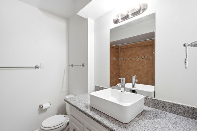 6215 Autumn Arbor Drive, Houston, TX 77092