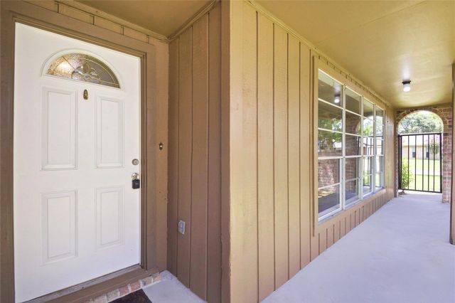 6215 Autumn Arbor Drive, Houston, TX 77092