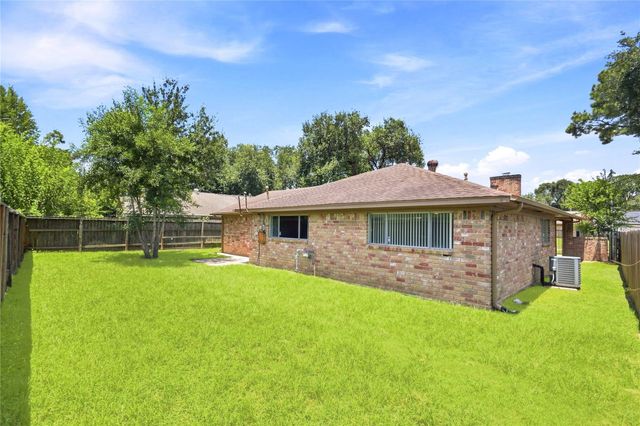 6215 Autumn Arbor Drive, Houston, TX 77092