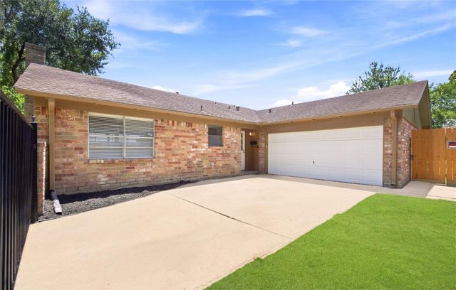 6215 Autumn Arbor Drive, Houston, TX 77092