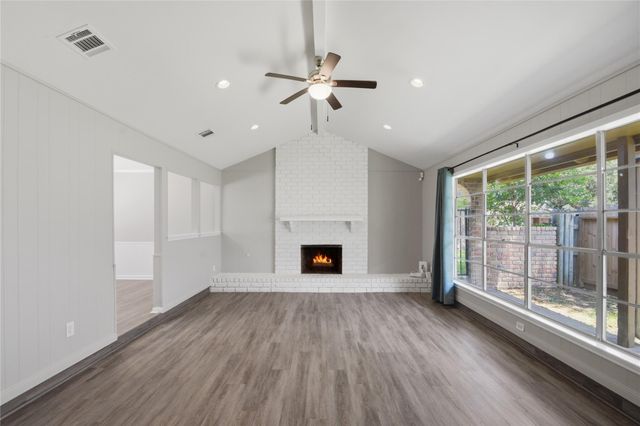 6215 Autumn Arbor Drive, Houston, TX 77092