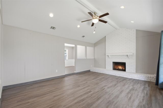 6215 Autumn Arbor Drive, Houston, TX 77092
