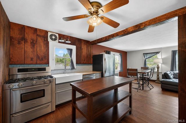 18 Mohin Park, New Hampton, NY 10958