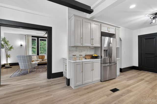 1016 Valley Lane, Cincinnati, OH 45229