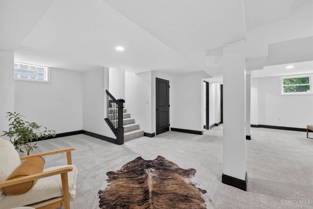 1016 Valley Lane, Cincinnati, OH 45229