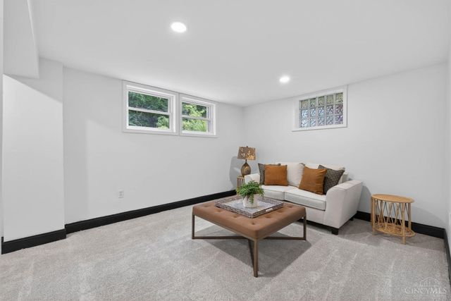 1016 Valley Lane, Cincinnati, OH 45229