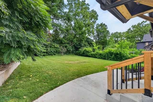 1016 Valley Lane, Cincinnati, OH 45229
