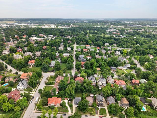 1016 Valley Lane, Cincinnati, OH 45229