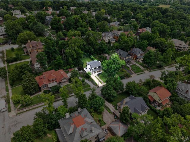 1016 Valley Lane, Cincinnati, OH 45229