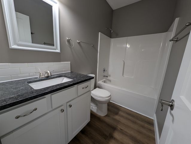 714 S Spring Hollow Dr, Wichita, KS 67230