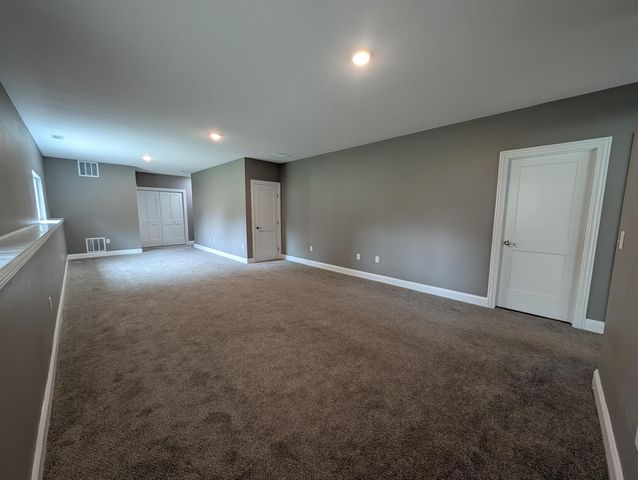 714 S Spring Hollow Dr, Wichita, KS 67230