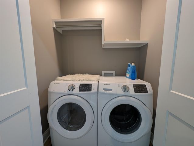 714 S Spring Hollow Dr, Wichita, KS 67230