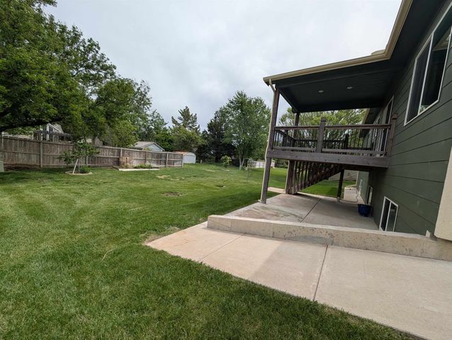 714 S Spring Hollow Dr, Wichita, KS 67230