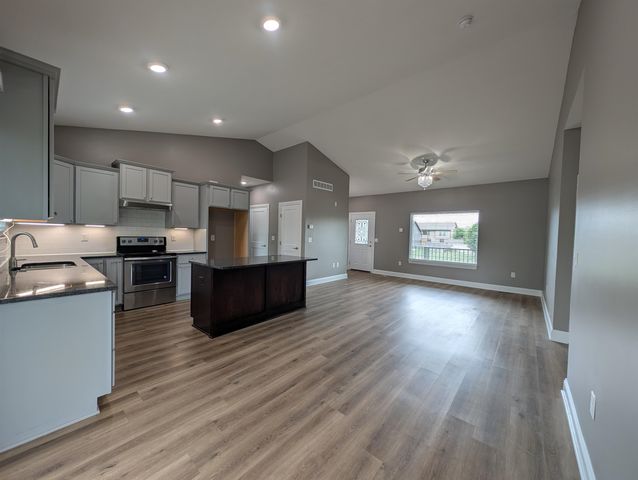 714 S Spring Hollow Dr, Wichita, KS 67230