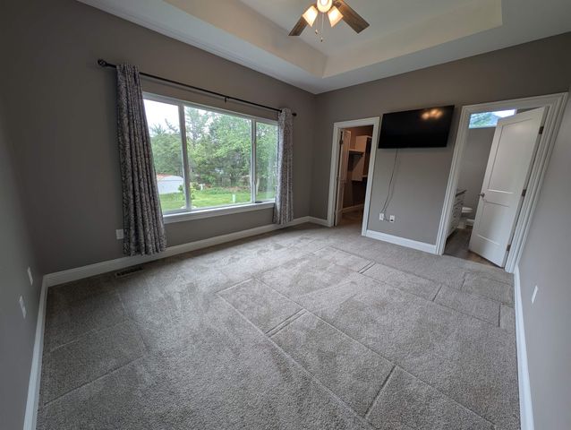 714 S Spring Hollow Dr, Wichita, KS 67230