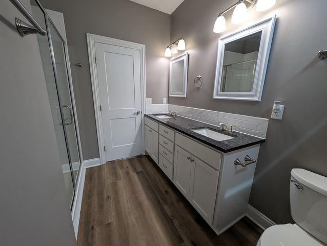 714 S Spring Hollow Dr, Wichita, KS 67230