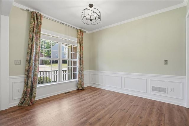 522 Keeneland Avenue, Woodstock, GA 30189