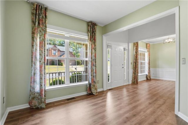 522 Keeneland Avenue, Woodstock, GA 30189