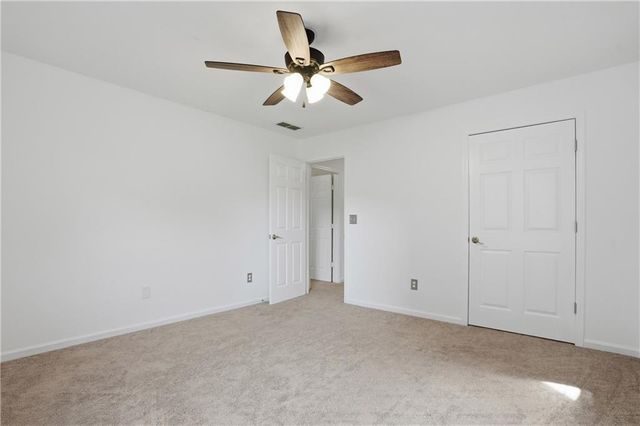 522 Keeneland Avenue, Woodstock, GA 30189