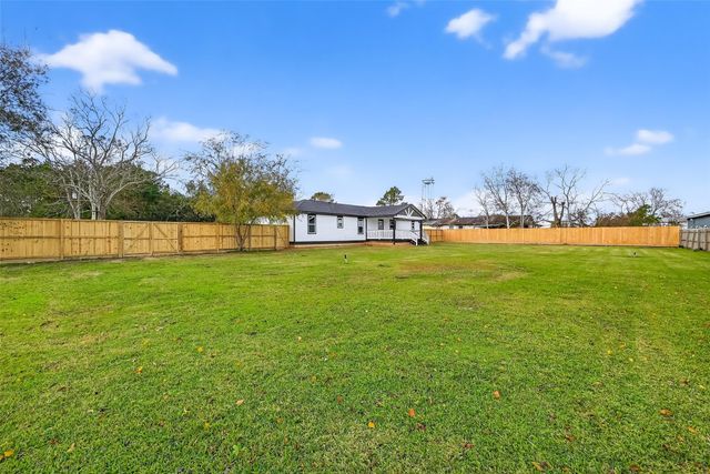 2311 8th Street, Liverpool, TX 77577