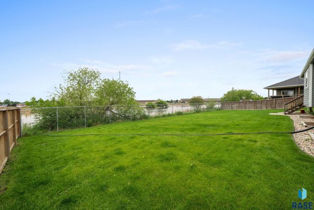 935 N Spencer Ln, Tea, SD 57064