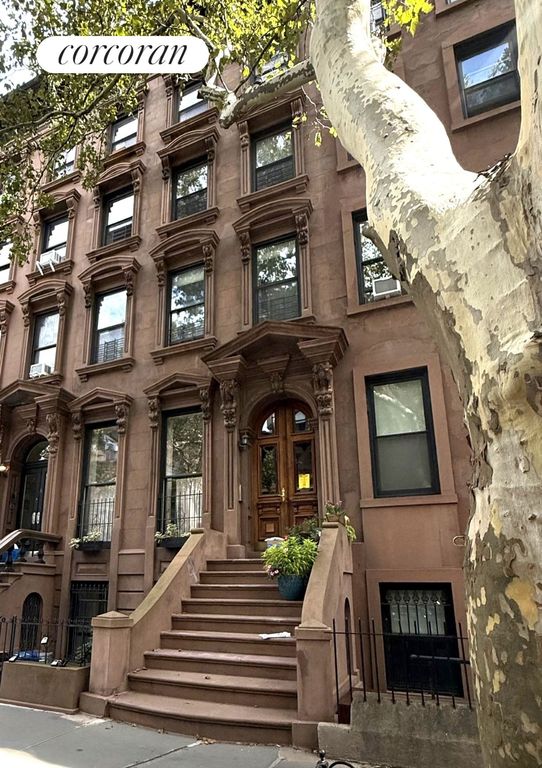 7 S Oxford Street, New York City, NY 11217