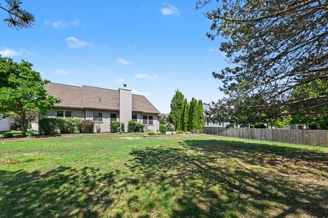 47186 Scarlet Drive S, Novi, MI 48374