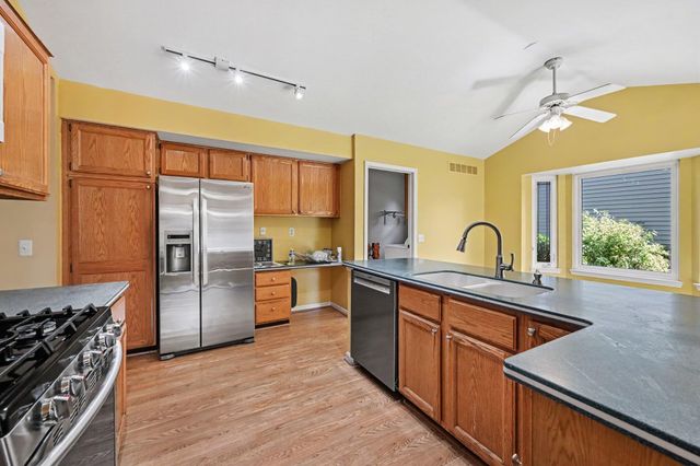 47186 Scarlet Drive S, Novi, MI 48374