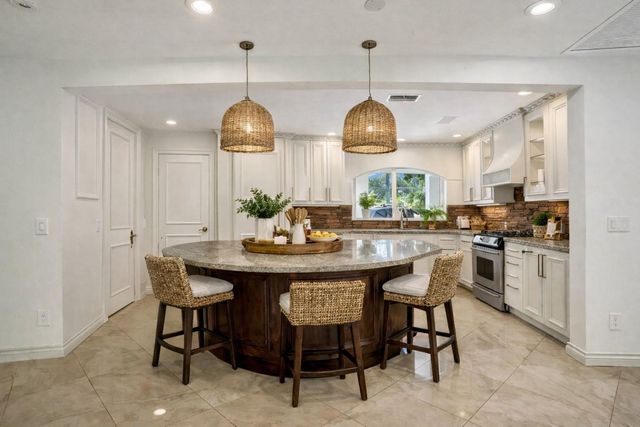2425 Fryer Point, Fort Lauderdale, FL 33305