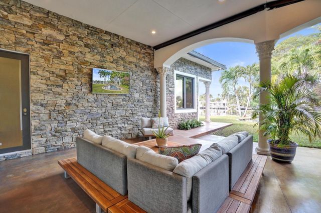 2425 Fryer Point, Fort Lauderdale, FL 33305