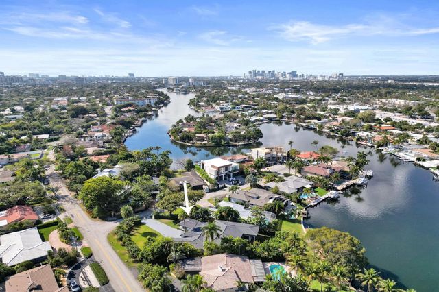2425 Fryer Point, Fort Lauderdale, FL 33305