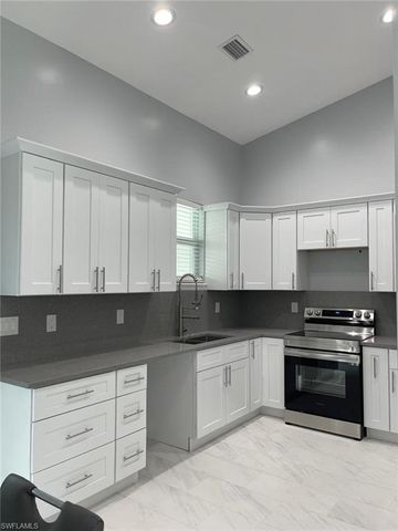 132 SW 9th AVE, Cape Coral, FL 33991